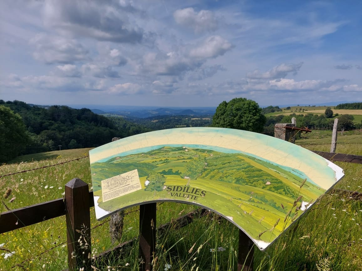 De Trizac à Riom-es-Montagnes en passant par Valette et les estives du plateau